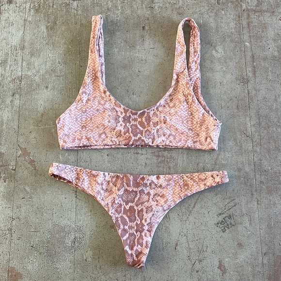 Pink snake Mai Bikini!💗 - Picture 1 of 3